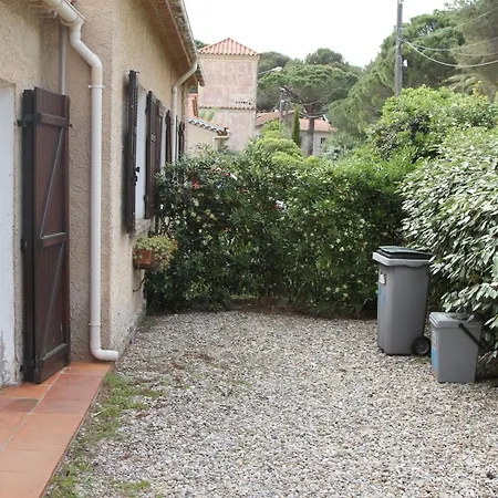 HYERES Plage Maison T2 jardin parking * Hyères