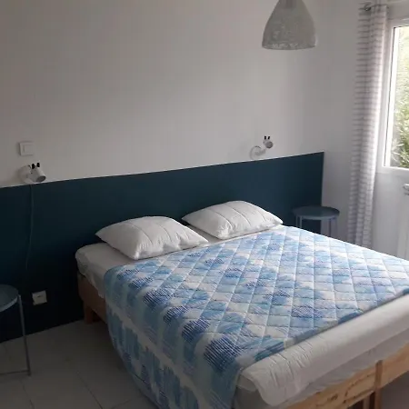 Appartement HYERES Plage Maison T2 jardin parking